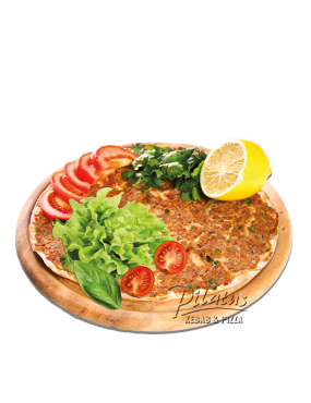 Lahmacun mit Salat 